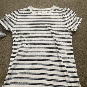 Abercrombie black and white kids tee shirt 11/12 girls